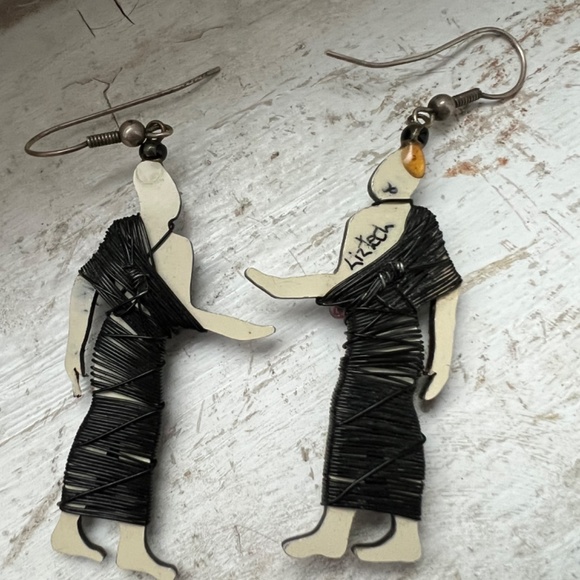 *Rare Find* LizTech Vintage Hand Crafted Standing Egyptian Earrings (1987) - Picture 2 of 4